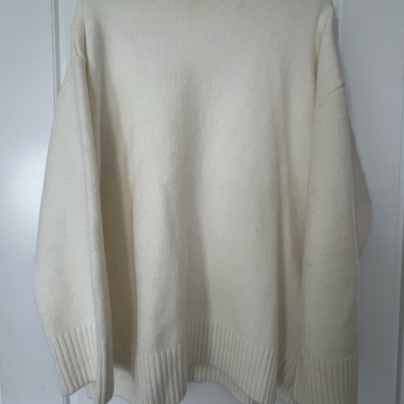 Monki White Sweater - Picture 3 of 3